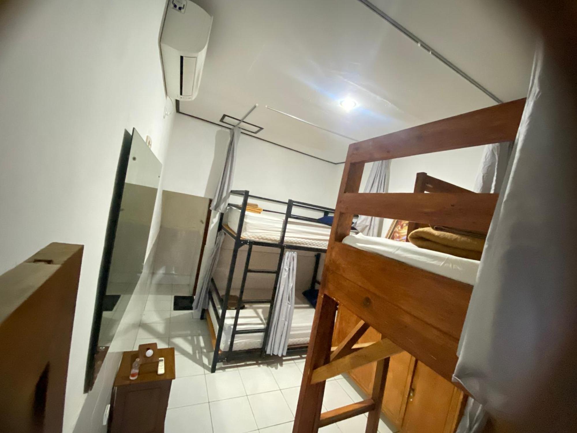 My Art Hostel Batununggul Exterior photo